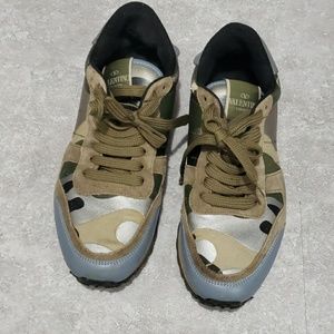 Authetic Valentino camo runner sneakers